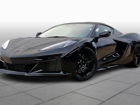 Used 2025 Chevrolet Corvette Z06 image 2