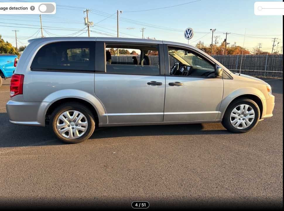Used 2019 Dodge Grand Caravan SE w/ UConnect Hands-Free Group FWD image 4