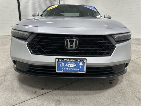 Used 2023 Honda Accord EX image 10