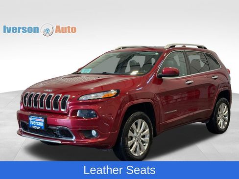 Used 2017 Jeep Cherokee Overland w/ Technology Group AWD/4WD image 5