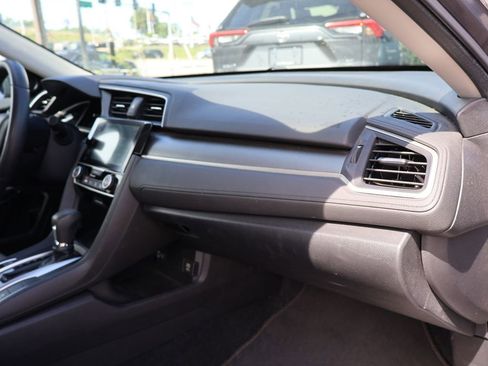 Certified 2018 Honda Civic EX image 9