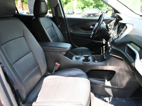 Used 2019 GMC Terrain SLT w/ Preferred Package FWD image 17