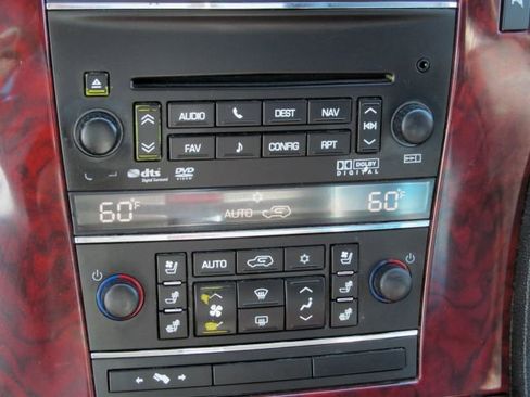 Used 2011 Cadillac Escalade EXT image 31