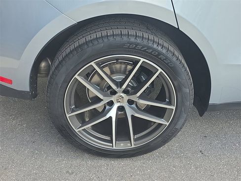 Used 2025 Porsche Macan image 14