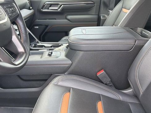 Used 2024 GMC Sierra 2500 AT4 w/ AT4 Premium Plus Package AWD/4WD image 18