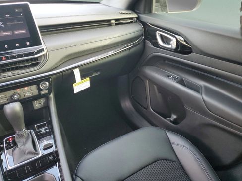 New 2026 Jeep Compass Latitude AWD/4WD image 12