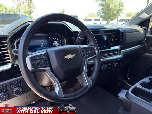 Used 2024 Chevrolet Silverado 3500 LT AWD/4WD image 16