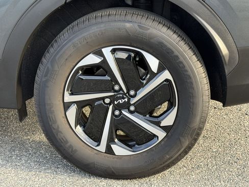 Used 2023 Kia Sportage LX image 14