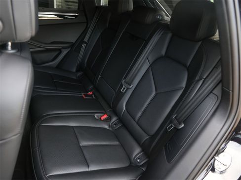 Certified 2025 Porsche Macan image 33