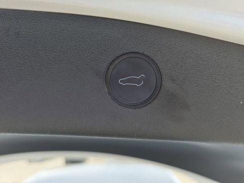 Used 2021 Tesla Model 3 Standard Range Plus image 16