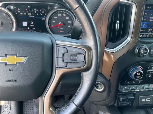 Used 2021 Chevrolet Silverado 1500 High Country w/ Technology Package image 24