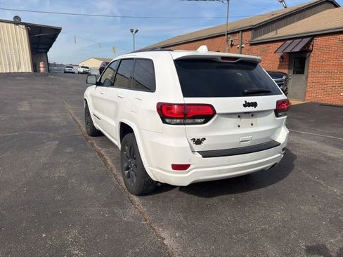 Used 2022 Jeep Grand Cherokee Laredo X image 7