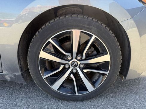 Used 2023 Nissan Maxima SL FWD image 14