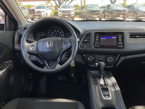 Used 2019 Honda HR-V LX image 11