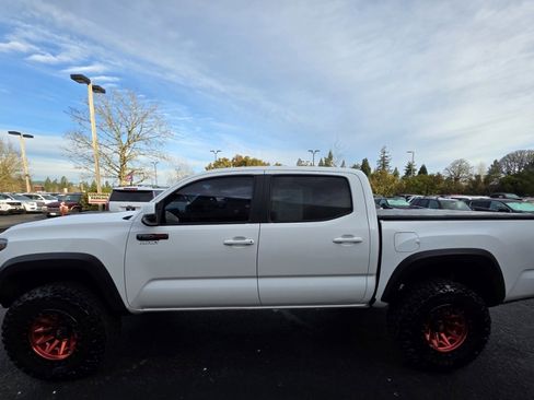 Used 2019 Toyota Tacoma TRD Pro image 4