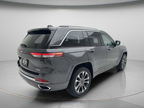 Used 2023 Jeep Grand Cherokee Overland AWD/4WD image 5