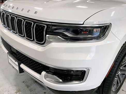 Used 2024 Jeep Wagoneer L Series II w/ Flexible Seating Group image 30