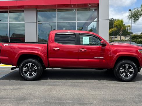 Certified 2018 Toyota Tacoma TRD Sport RWD image 4