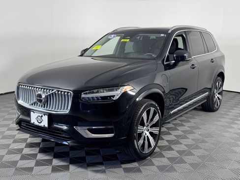 Certified 2025 Volvo XC90 T8 Plus w/ Protection Package Premier AWD/4WD image 13