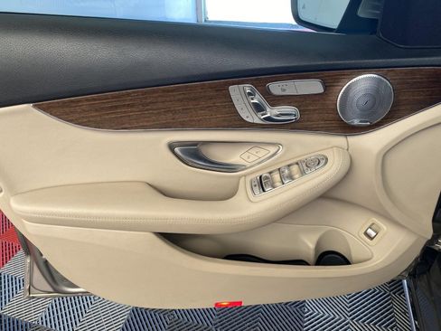 Used 2020 Mercedes-Benz C 300 4MATIC Sedan image 17