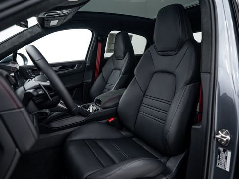 Used 2026 Porsche Cayenne GTS AWD/4WD image 23