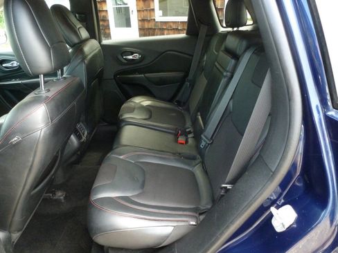 Used 2014 Jeep Cherokee Trailhawk AWD/4WD image 30