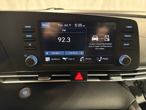 Used 2025 Hyundai Elantra Hybrid FWD image 22