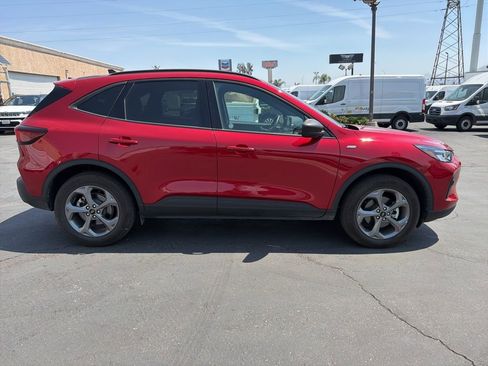 Used 2025 Ford Escape ST-Line AWD/4WD image 5