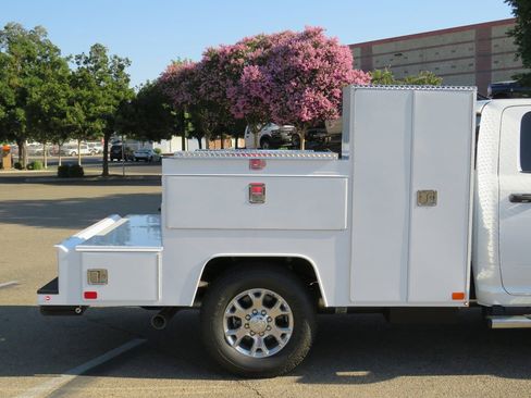 New 2022 RAM 3500 Tradesman w/ Chrome Appearance Group image 37