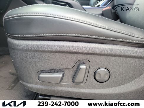 Certified 2024 Kia Telluride S w/ S Sunroof Package FWD image 25