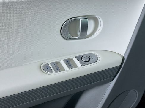 Used 2024 Hyundai Ioniq 5 SEL image 15