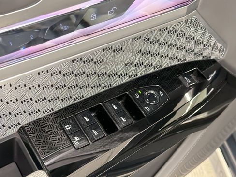 Certified 2023 BMW i7 xDrive60 AWD/4WD image 20