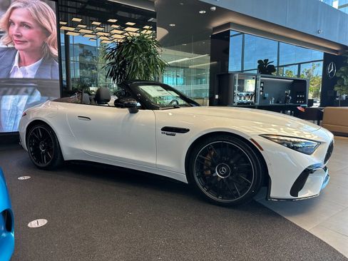 New 2026 Mercedes-Benz SL 63 AMG S e Performance 4MATIC image 2