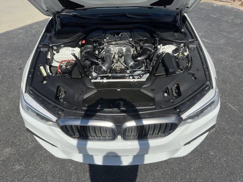 Used 2018 BMW M550i xDrive M550i xDrive AWD 4dr Sedan image 32