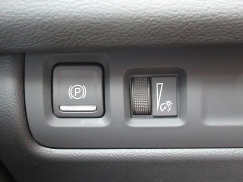 Certified 2025 Cadillac XT4 Sport AWD/4WD image 24