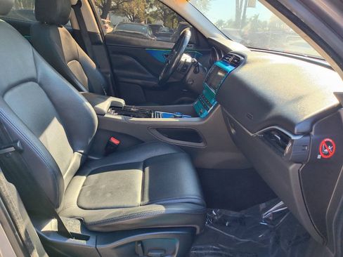 Used 2018 Jaguar F-PACE Premium AWD/4WD image 55