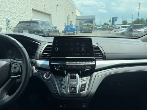 Certified 2025 Honda Odyssey EX-L image 9