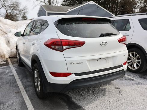 Used 2018 Hyundai Tucson SE image 2