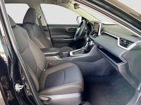 Certified 2025 Toyota RAV4 LE FWD image 19