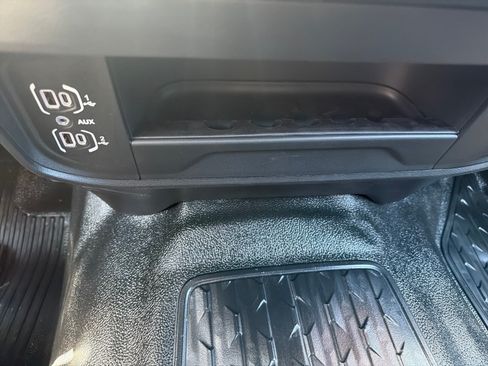 New 2026 RAM 3500 Big Horn AWD/4WD image 23