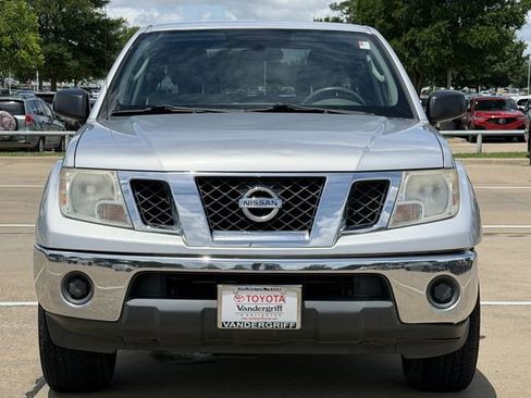 Used 2011 Nissan Frontier SV RWD image 8