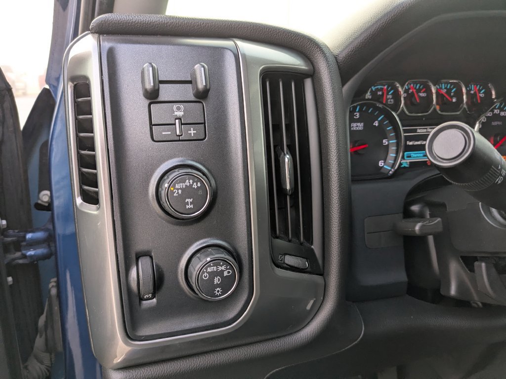 Used 2019 Chevrolet Silverado 1500 LT w/ All Star Edition AWD/4WD image 3