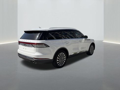 Used 2023 Lincoln Aviator 2WD w/ Premium Package image 2