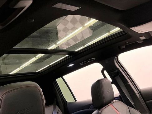 Used 2025 Chevrolet Traverse RS w/ LPO, Floor Liner Package image 19