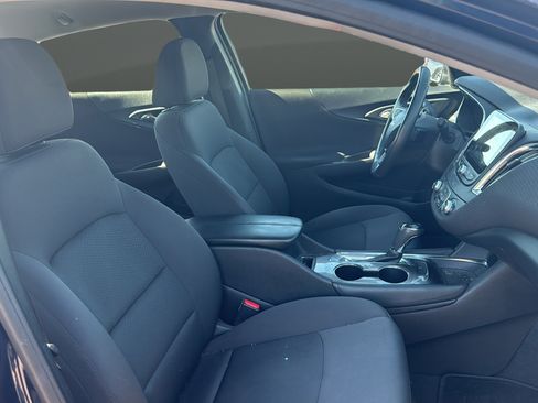 Used 2017 Chevrolet Malibu LT FWD image 17