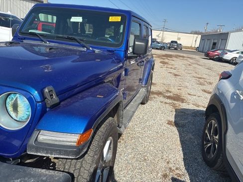 Used 2019 Jeep Wrangler Unlimited Sahara w/ Dual Top Group image 7