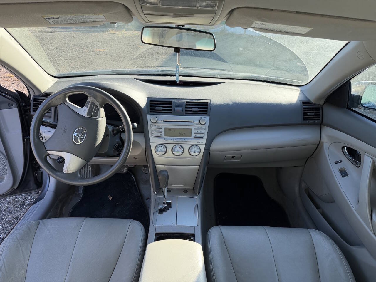 Used 2011 Toyota Camry LE FWD image 30