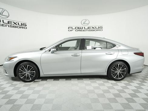 New 2025 Lexus ES 350 w/ Premium Package image 4