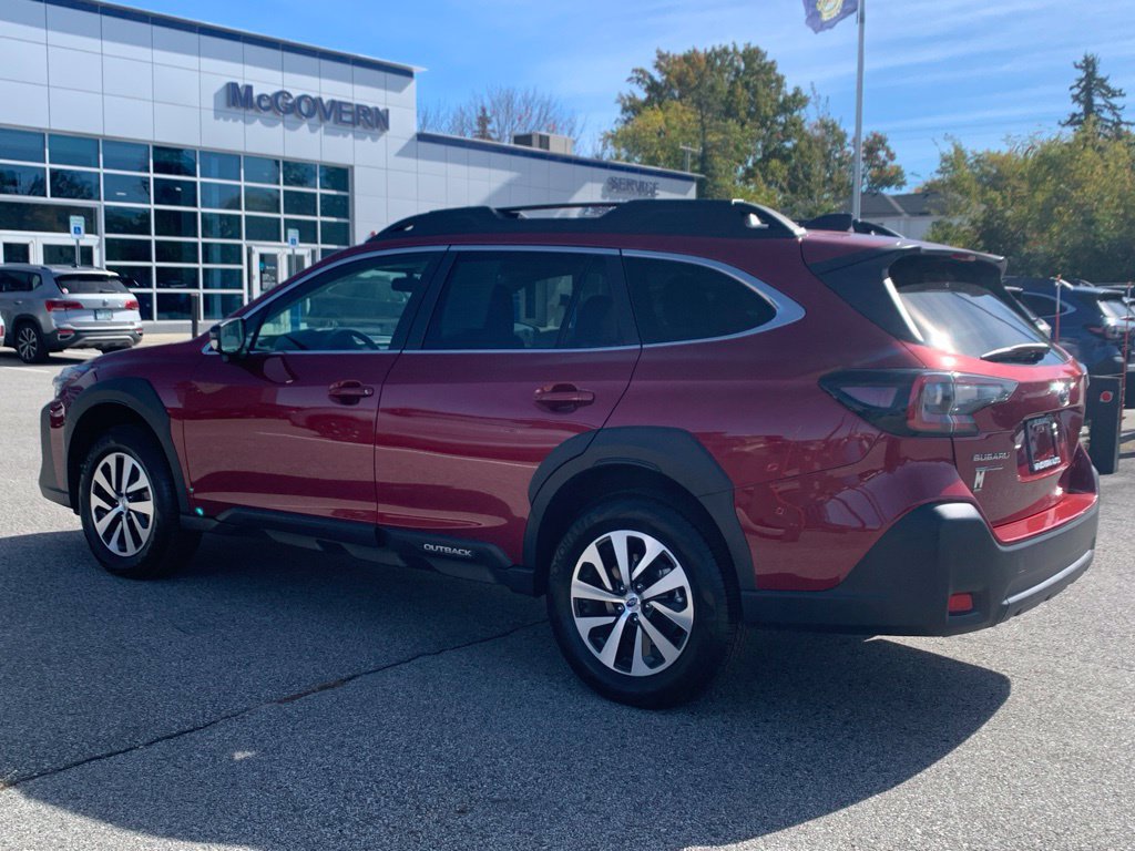Used 2025 Subaru Outback Premium AWD/4WD image 5