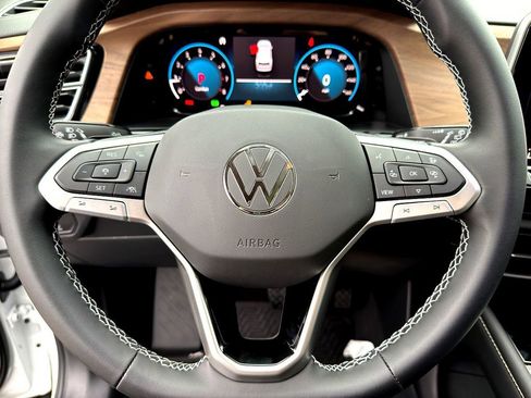New 2026 Volkswagen Atlas SE FWD image 12